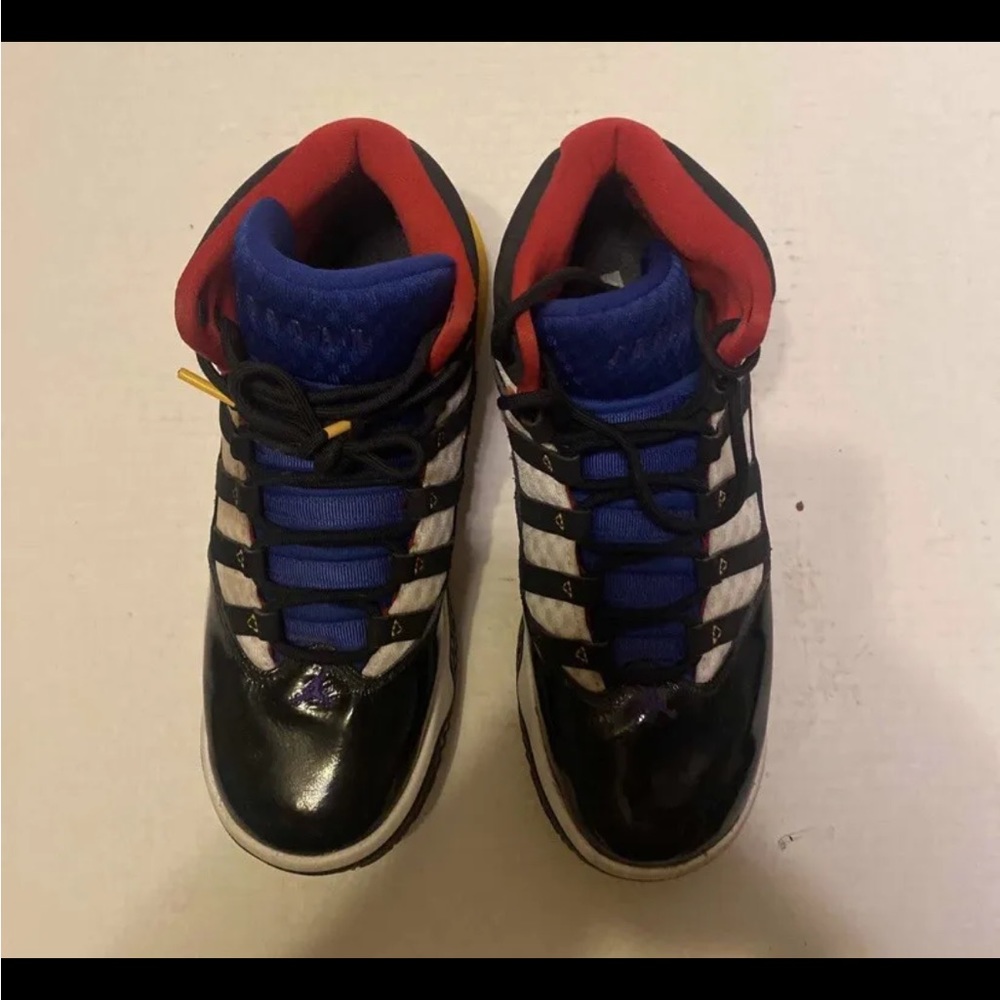 Nice, Jordan Max Aura GS Rivals Kids 6.5Y Sneakers Lace Ups Youth Boys